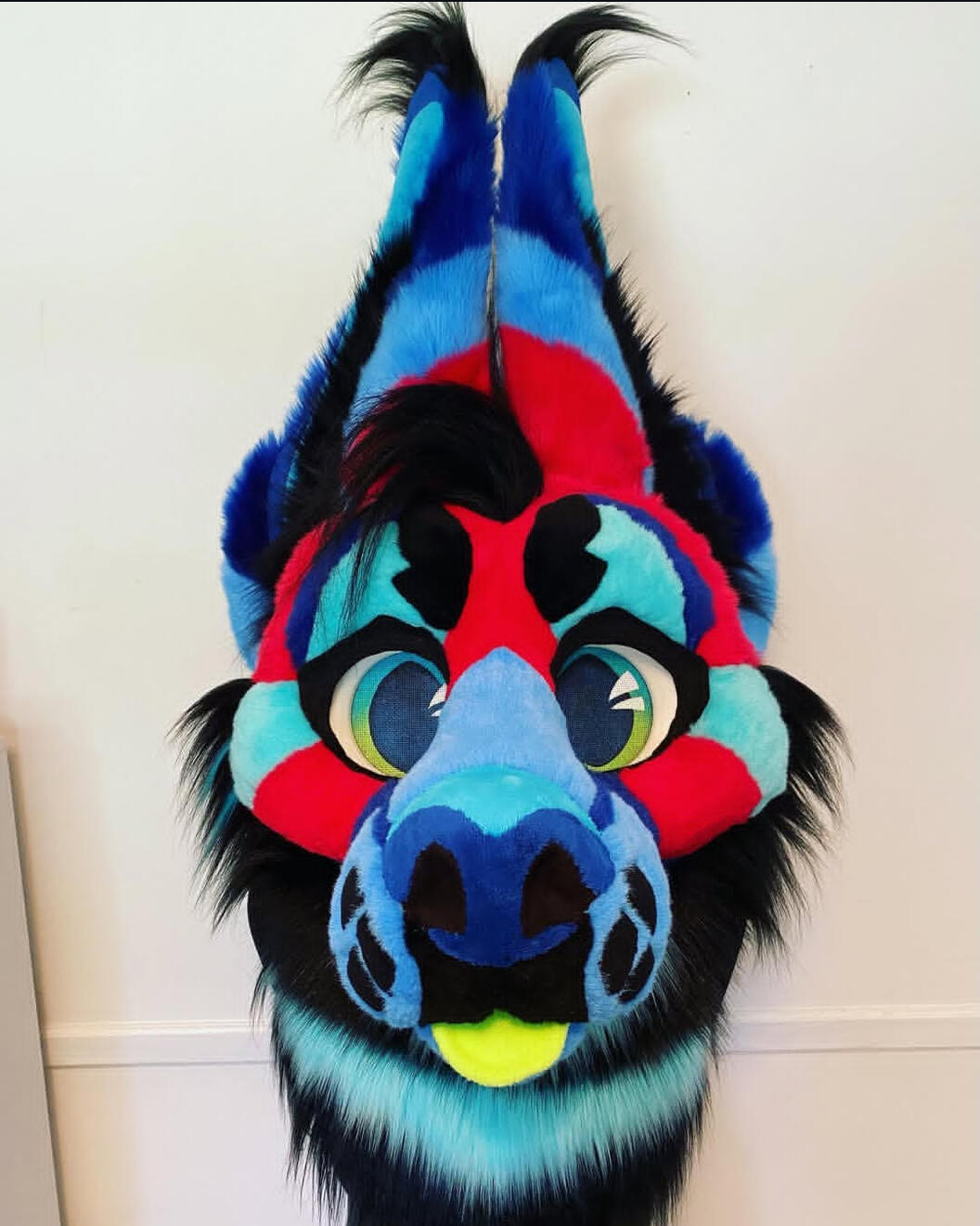 Fursuit Head By✂️🪡🧵 : colorcarnage & quakezart